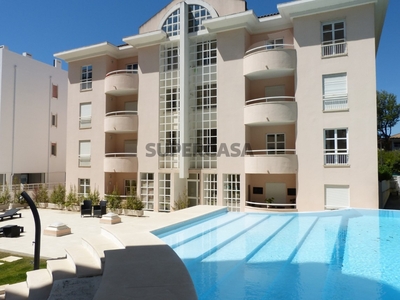 Apartamento T3+1 para arrendamento em Cascais e Estoril