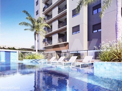 Apartamentos T3 | Condomínio Privado com piscina e parqueamento | Agua