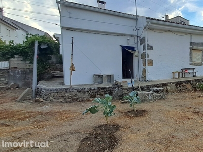 Moradia térrea em Miranda do Douro