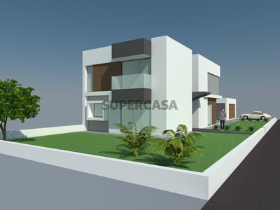 Moradia T4 Duplex à venda em São Bernardo