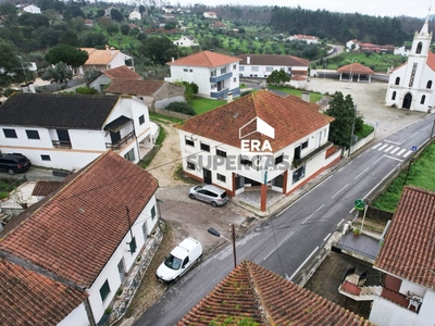 Moradia T5 Duplex à venda na Rua Principal, Urqueira (2435-681)