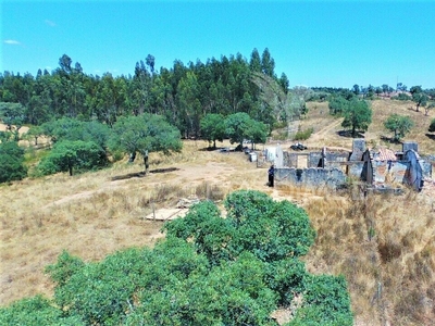 Terreno com ruína perto de Porto Covo,