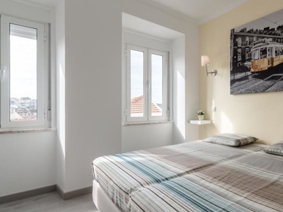 Quarto em apartamento de 3 quartos para alugar em Campolide, Lisboa