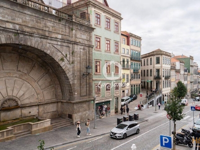 Apartamento T0 em zona nobre do Porto - totalmente renovado