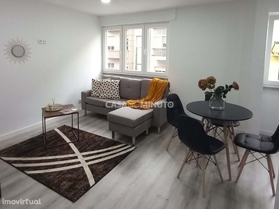 Apartamento T2 renovado na Penha de França, Lisboa