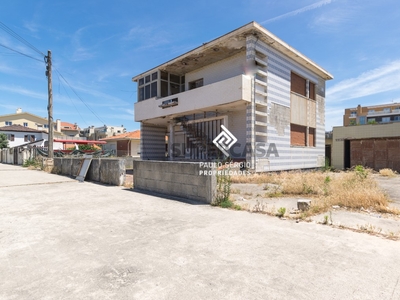 Moradia T4 Duplex à venda na Avenida da Barrinha