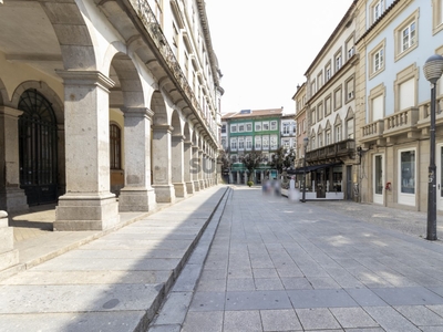 Apartamento T0 para arrendamento na Rua do Castelo