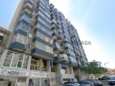 Apartamento T1 à venda na Rua de Adriano Corrêia de Oliveira