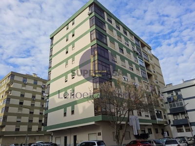 Apartamento T2 à venda na Rua Magalhães Lima