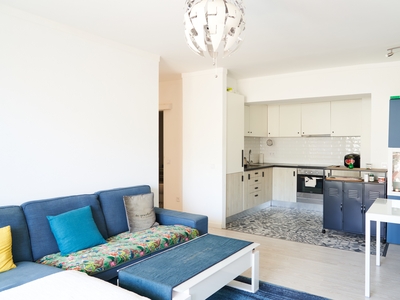 Magnifico apartamento T2 renovado na Quinta do Romão com vista mar.