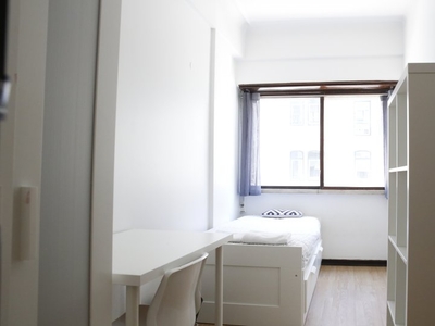 Quarto moderno em apartamento com 10 quartos no Areeiro, Lisboa