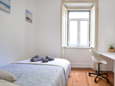 Quarto para alugar em apartamento de 8 quartos em Lisboa