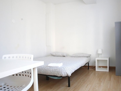 Sala aberta em apartamento com 10 quartos no Areeiro, Lisboa