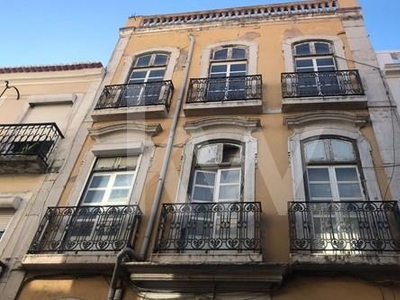 Prédio para Reabilitação total na zona dos Capuchos, Lisboa