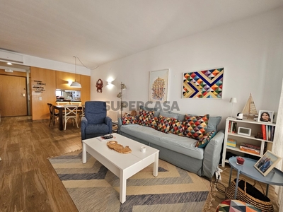Apartamento T2 à venda na Rua Quinta do Landeiro