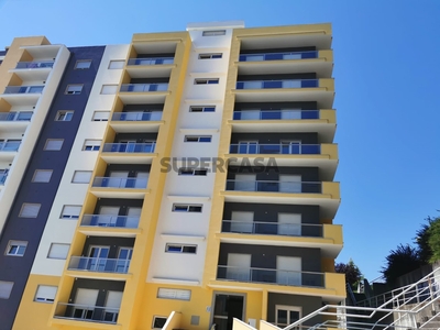 Apartamento T2 para arrendamento na Rua do Urbanização da Quinta do Pinheiro