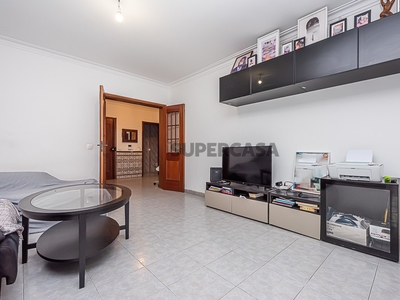 Apartamento T3 à venda na Praceta José Domingues Santos