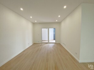 Apartamento T2 em Ramada e Caneças de 75 m²