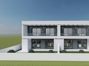 Habitação T4 em Estômbar e Parchal de 168 m²