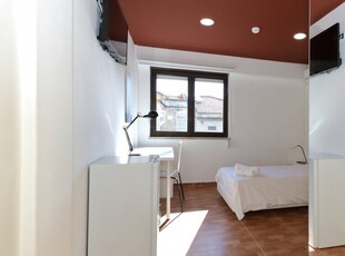 Quarto para alugar em apartamento de 8 quartos em Lisboa
