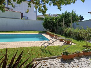 Venda de fantástica moradia V4 com piscina, Meadela, Viana do Castelo
