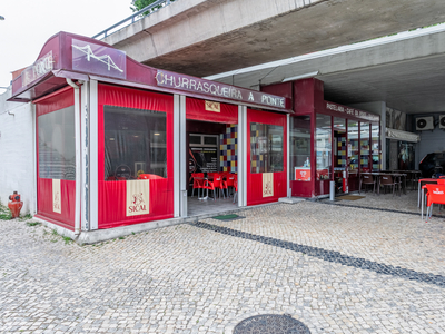 Excelente oportunidade de investimento, Restaurante / Churrasqueira e Café em Marvila pronto a funcionar por 299.000€