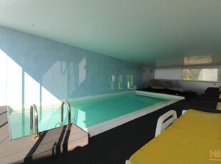 Apartamento T3 com sótão e piscina, localizado em Poiares.