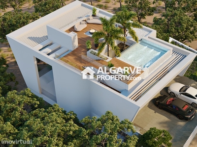 Moradia V3 de luxo com piscina na cobertura no Carvoeiro, Algarve