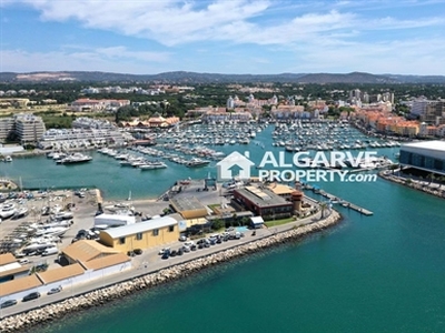Apartamento T2 com espetacular Vista de Mar e Marina de Vilamoura, Algarve