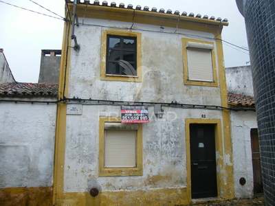 Casa antiga à venda em Montalvão,