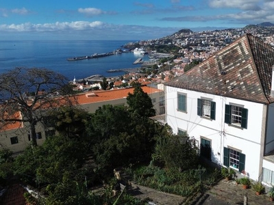 Moradia T5 à venda em Santa Maria Maior, Funchal