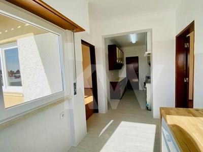 3-bedroom apartment, with storage, next to Maristas School