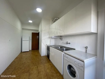 Apartamento para alugar em São João Baptista, Portugal