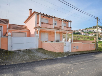 Casa para comprar em Dois Portos, Portugal