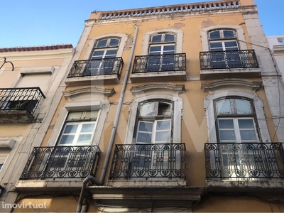 Prédio para Reabilitação total na zona dos Capuchos, Lisboa
