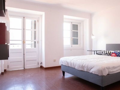 Quartos para alugar em apartamento de 2 quartos em Santo António