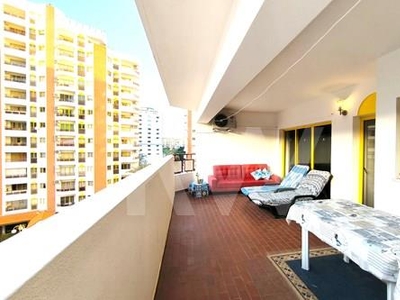 Apartamento T1 | Excelente exposição solar com amplo terraço | Praia da Rocha