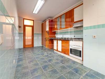 Apartamento T2 à venda em Beco Norte Póvoa de Baixo