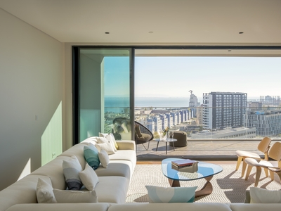 Apartamento T3 com vista panorâmica sobre o Parque das Nações no Martinhal Residences