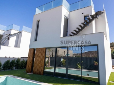 Villa T3 à venda em Albufeira e Olhos de Água