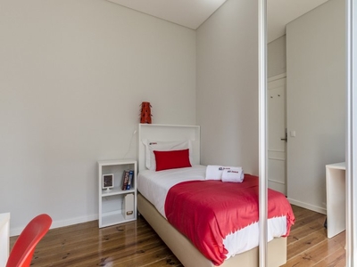 Alugam-se quartos numa residência na Av. Novas, Lisboa