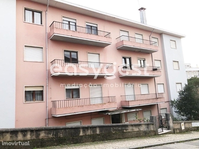 Apartamento T2 localizado na zona de Celas, em Coimbra pa...
