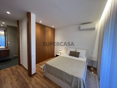 Apartamento T2 para arrendamento na Rua António de Sousa e Silva