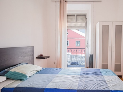 Quartos para alugar em apartamento de 5 quartos em Lisboa