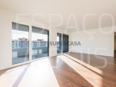 Apartamento T2 à venda na Rua Fernando Curado Ribeiro