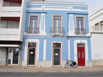 Loja / Estabelecimento Comercial em Faro (Sé e São Pedro) de 79 m²
