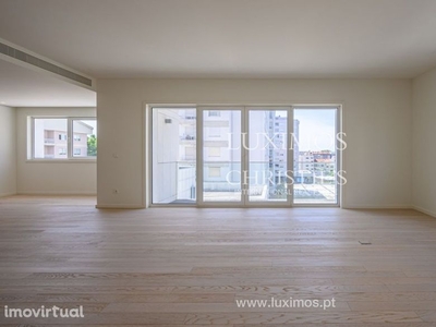 Apartamento T3 de luxo com varanda, para venda, no Porto