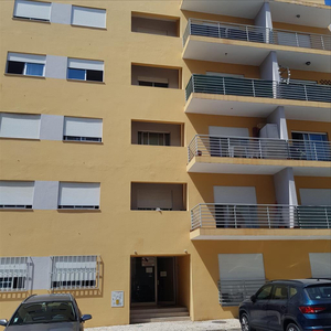 Apartamento T3 com 118m2 com lugar de estacionamento no Barreiro..