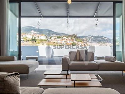 Apartamento T4 Triplex à venda em Funchal (São Pedro)