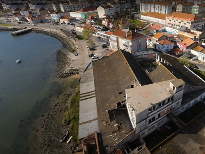 Edifício da Antiga Fábrica MUNDET, 3300m2 na baía da Amora Seixal